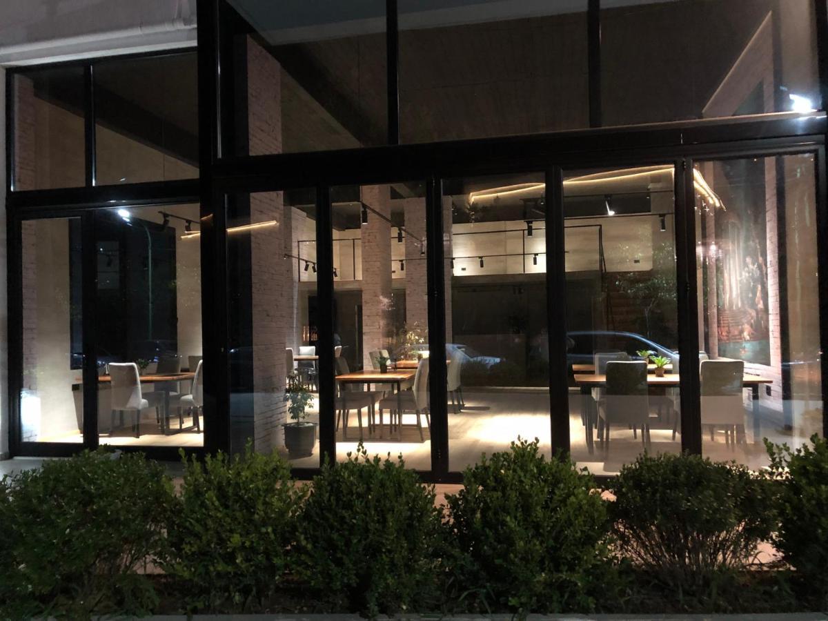 Nemesis Hotel Sarandë Exterior foto